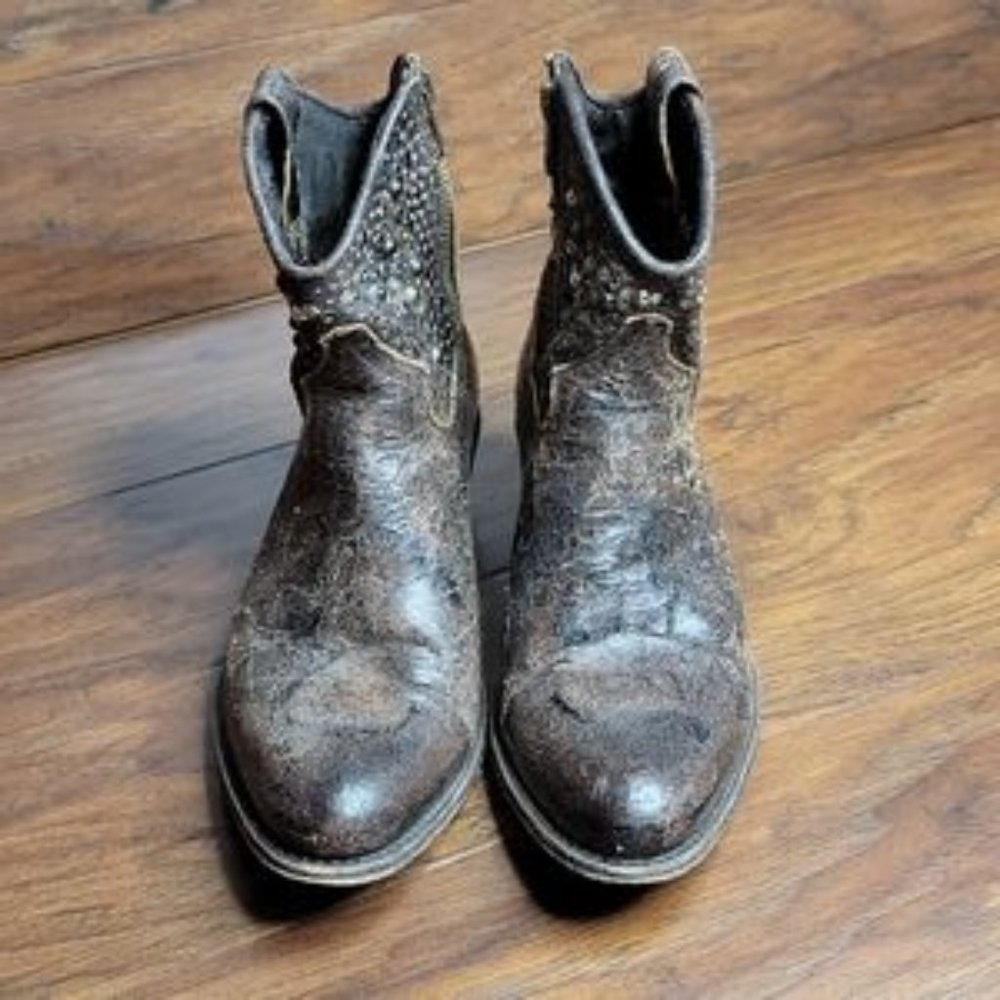 Frye Deborah studded boot